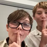 kissingthehomiesgoodnightisntgay