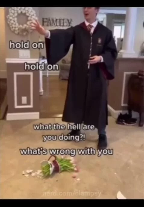 I tried to repair the vase but it went badly! by clampsy