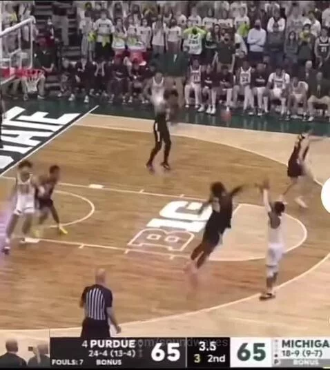 Tyson Walker hits the buzzer against #4 Purdue by soundwaves