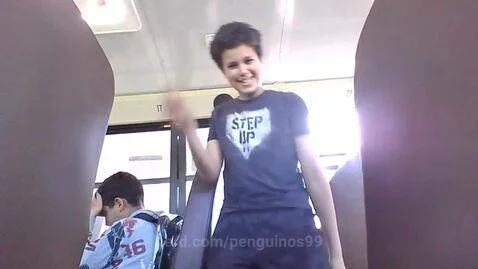 i got pushed lol by penguinos99