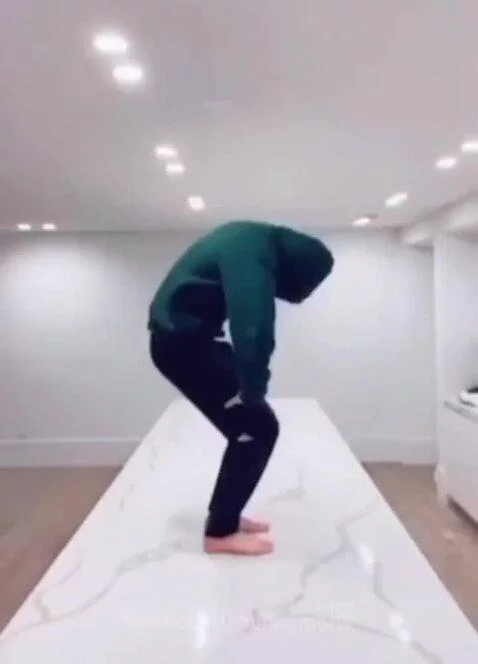 Average Tuesday after Taco Bell by chunkamonk