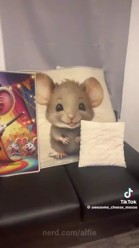 Mouse couch by alfie