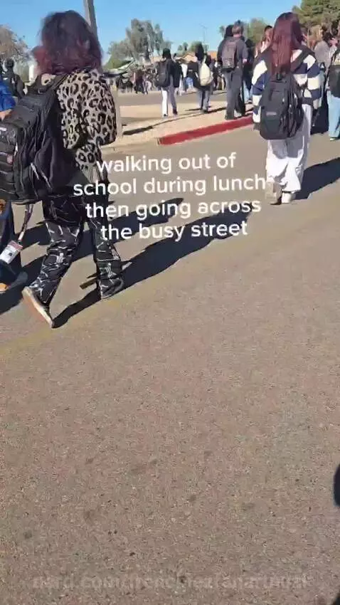 There was a lot more ppl than it looks like in the vid but I... by frenchiezfanartnuzi