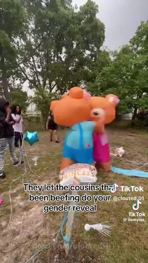 They swinging... by clouted-01