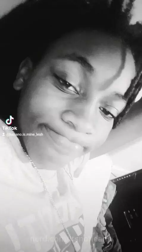 ✌🏽😝 by itsnotleahh