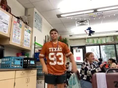 Tt doing his dance by l2real