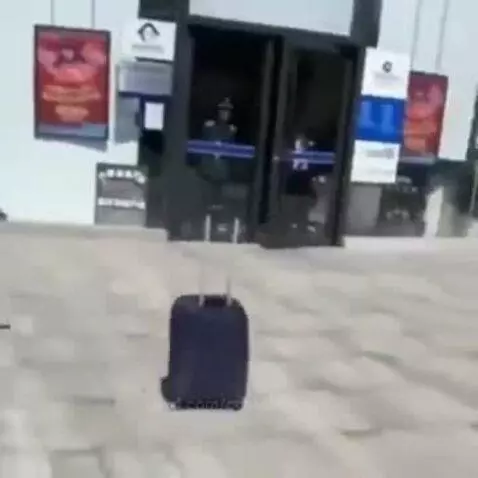 suitcase by costalwavezz