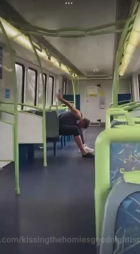 GET ME OFF THE TRAIN by kissingthehomiesgoodnightisntgay