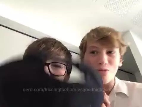 lol by kissingthehomiesgoodnightisntgay