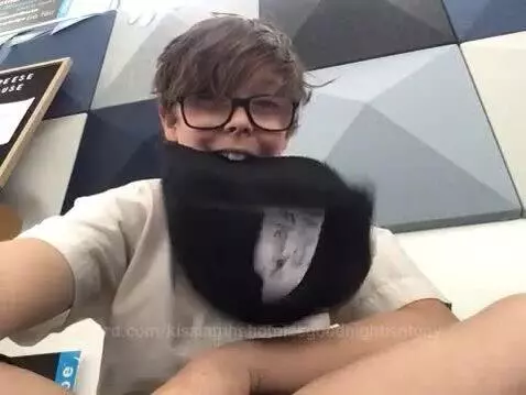 lol day 2 by kissingthehomiesgoodnightisntgay