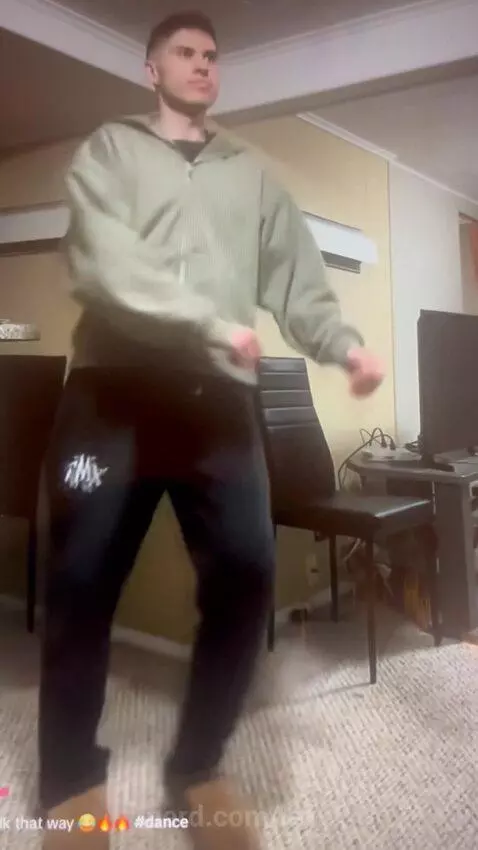 Back at it 🔥 by levv