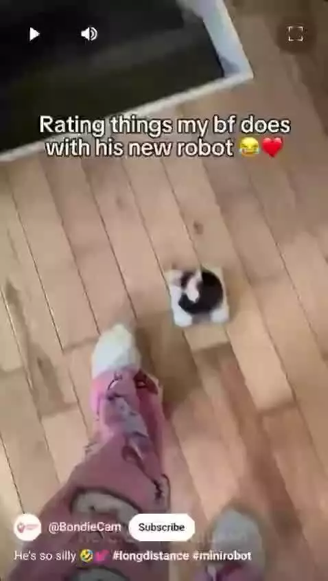 LITTLE ROBOT!!! XD #loll #likeandfollow for more!!!!! by catqueen