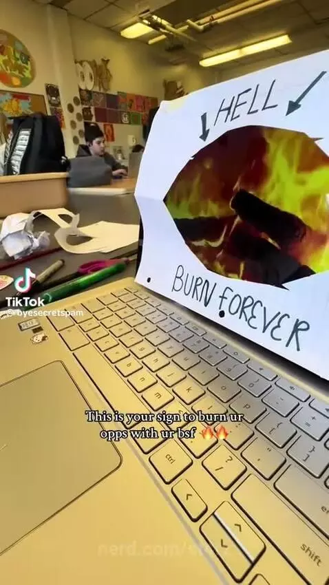 IM DYING TYSM FOR 100 FOLLOWERS 🤍🤍🤍 ILYSSSMM by st4rz