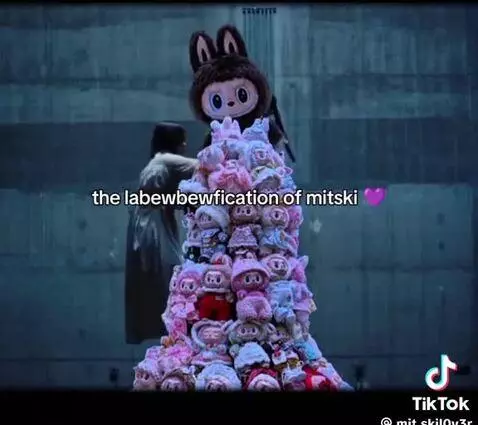 I have the one and only 24 karat gold labewbew by st4rz