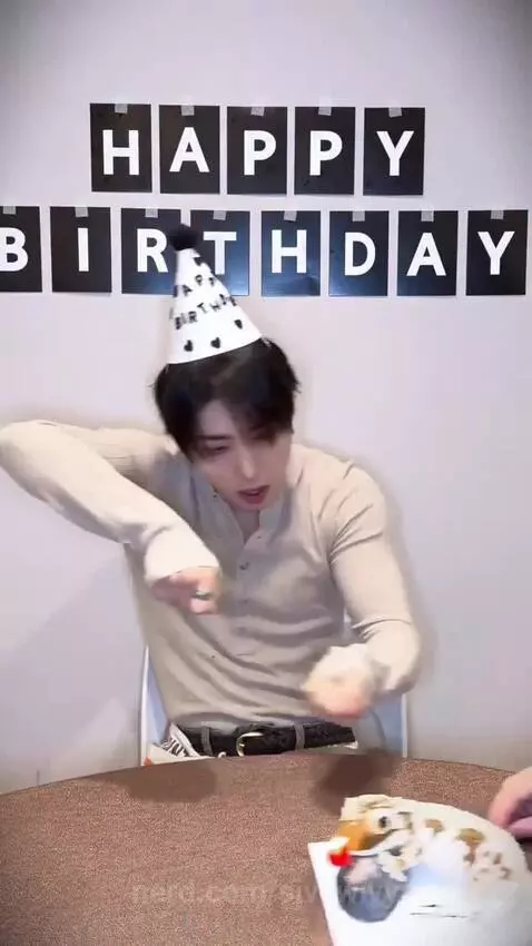 hannie by baby it his birthdayyyyy    WISH HIM HAPPY BIRTHDA... by sivywivy