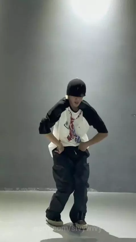 Kuma dancing to bloody paradise by sivywivy