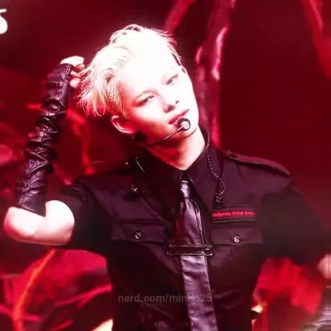 SOOOOOOO FINE by minho25