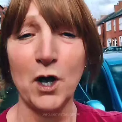 CAN I GET A HOYA IN RANDOM SHOP AHAHAHAAHAHAHAH by starlight30