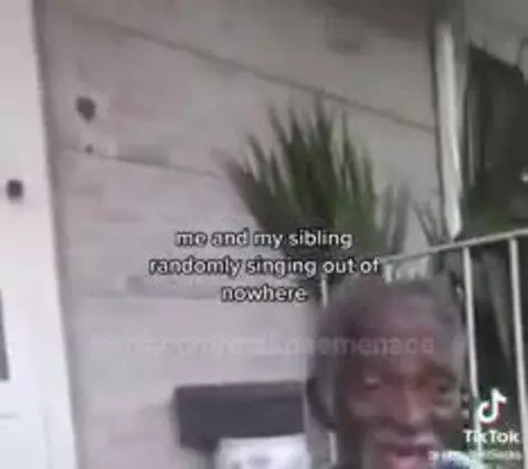 😂 by maknaemenace