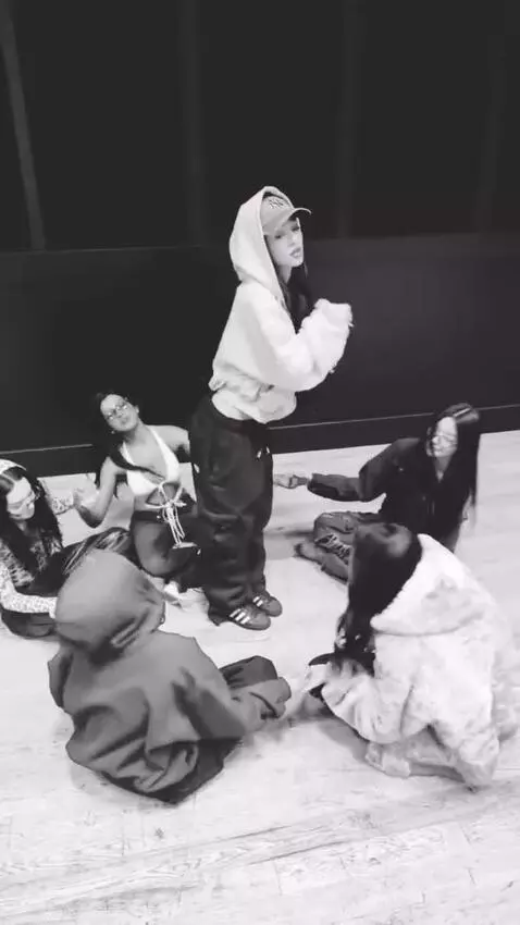 Paranoia Gap Dance👻 by maknaemenace