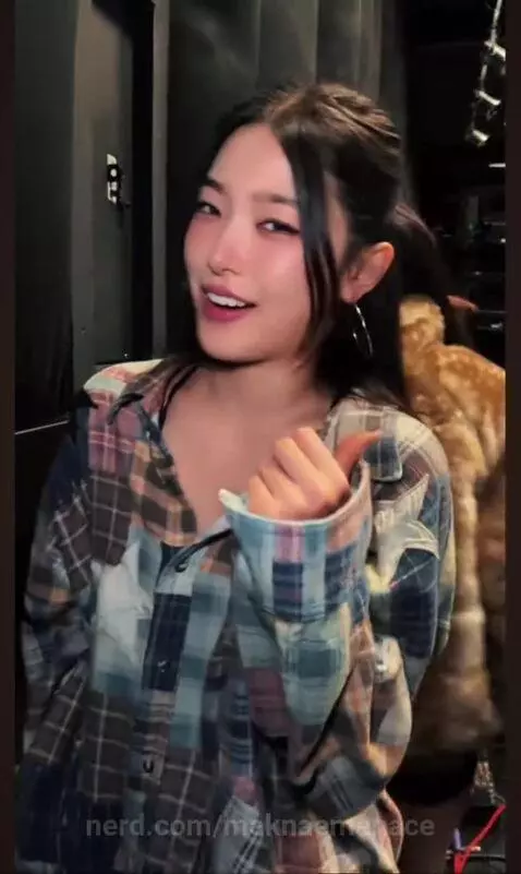 and I say...beez in a trap🐝 by maknaemenace