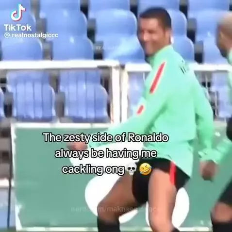 wth😭 by maknaemenace