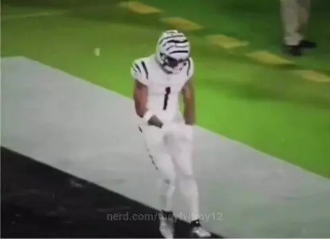 Video by theyfwtroy12