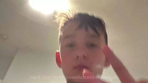 Well guys 2 of my vids got over 50 likes so here is  my face... by twotimeandazurebestfreinds