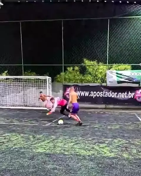 This play wasn’t human ⚽🛸 by exerexed