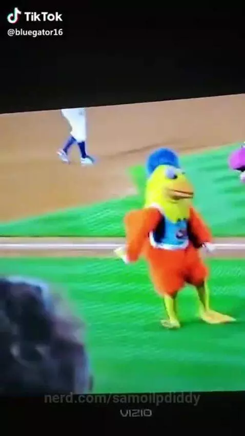 BARNY GOT SOME MOVES by samoilpdiddy