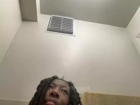 Sorry for the low quality my brother came in I’m making a pa... by tyresealt