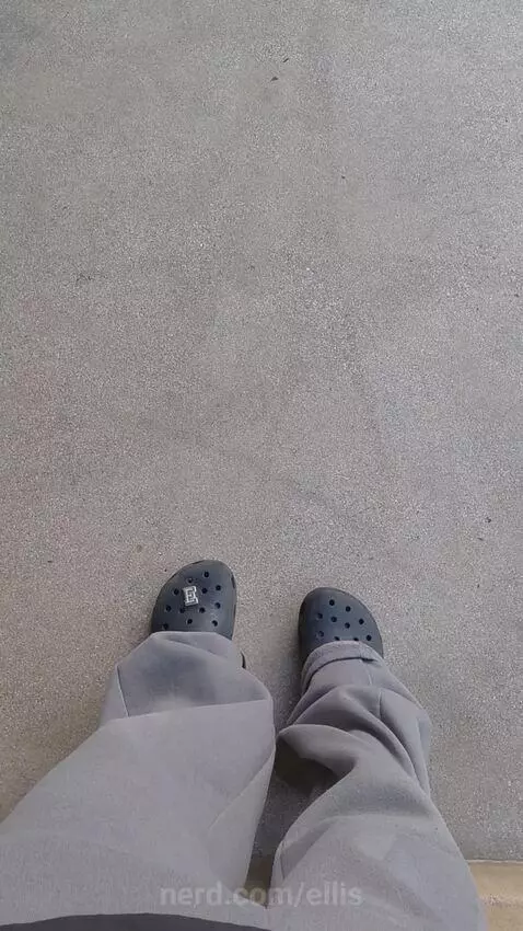 Yall be nice to ppl . Love u guys by ellis