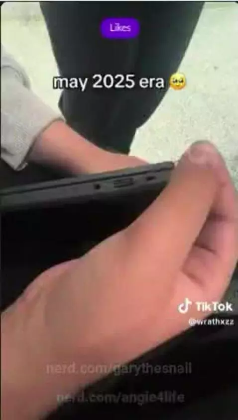 who does this do there computer by garythesnail