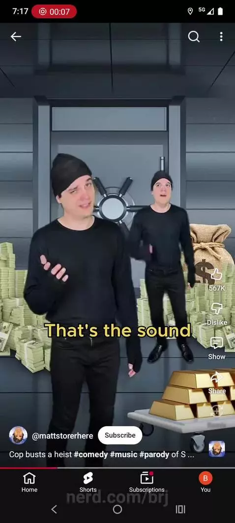 The sound of the police 🚓🚨 by brj