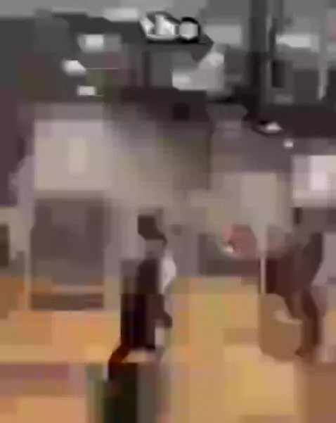 crazy full court buzzer beater😱 by roxiisnow