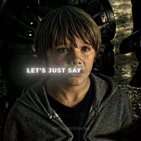 Atom vs Metro. by bloxian