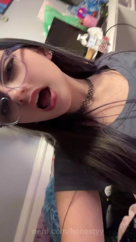 Lipsync!!!! by honestyy