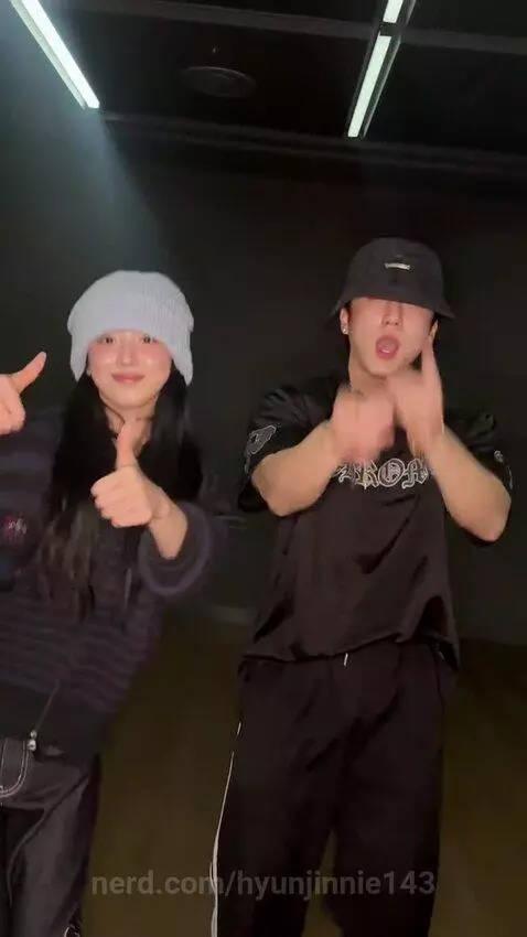Changbin<3 and jiwoo<3 by hyunjinnie143