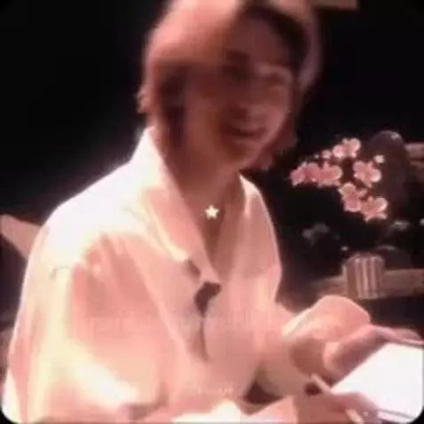 Hyunjinn<3
I honestly don't know what's wrong with that one ... by hyunjinnie143