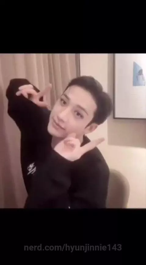 Straykids<3
This was sad for no reason by hyunjinnie143