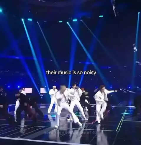 Like they actually need to stop by hyunjinnie143