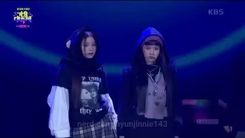 You in my blurred memories<3 by hyunjinnie143