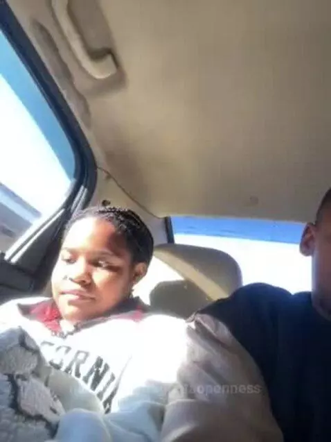 Big back cousin by magentaopenness