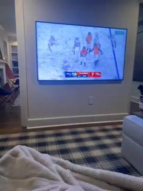 Watching football by tillybetuff