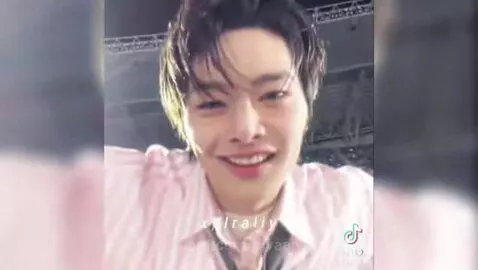 Iam not a skz fan but here a edit by divaaa