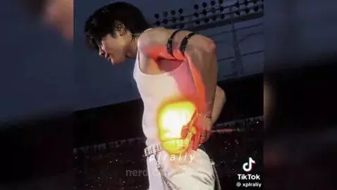 Iam not a skz fan but here a edit by divaaa