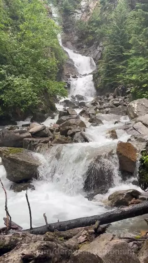 Waterfall by derpypandemonium