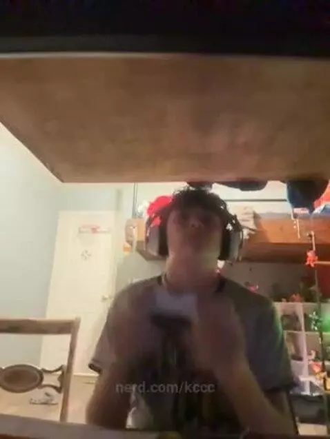 The gamer be like. by kccc