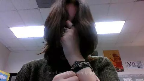 I got another sub :D I get to do what ever I want by domenkinga