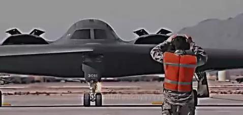 B-2 Bomber!!!!! by frenchyyyyyy